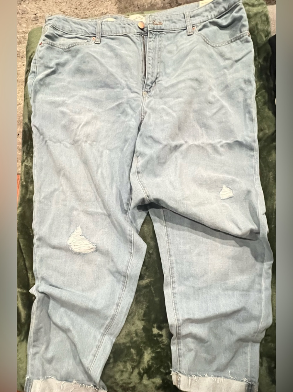 Universal Thread Light Blue Women's Boyfriend Jeans.  P11